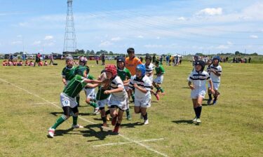 青空のもと生き生きプレー　群馬県小学生ラグビーフットボール大会